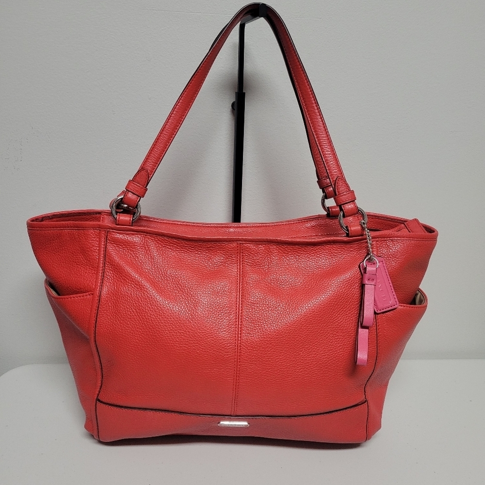 Coach Park Leather Carrie Large Tote Shoulder Bag.